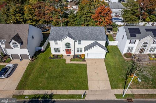 16 Brookstone Dr, Erial, NJ 08081-1690