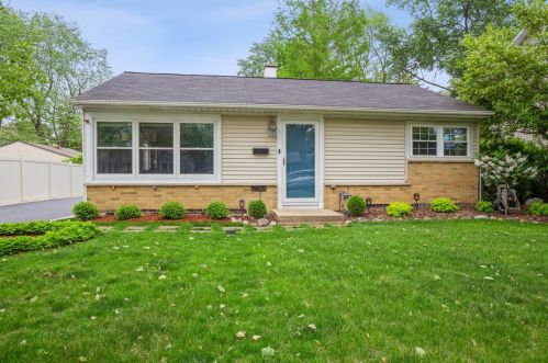3004 Falcon Ct, Rolling Meadows, IL 60008-2434