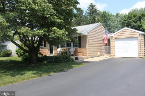 34 Sunset Blvd, Trenton, NJ 08690-3953
