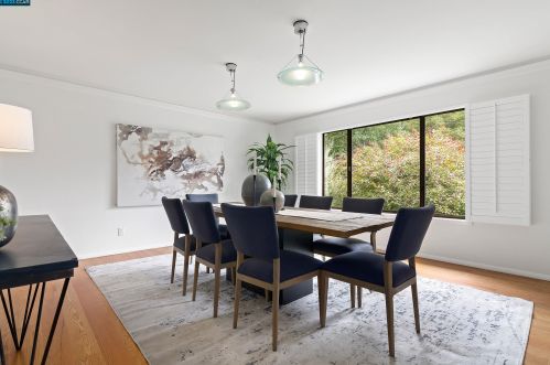 1 Valley Ct, Orinda, CA 94563-3556