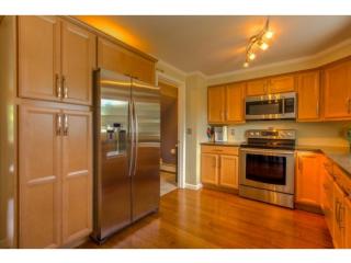 61 Maple Dr, Greenland, NH 03840-2430