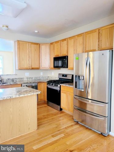 9740 Plaskett Forest Ln, Lorton VA  22079-2131 exterior