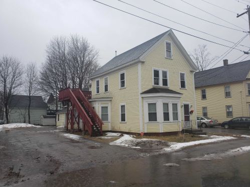 18 Court St, Unity, NH 03773-1332