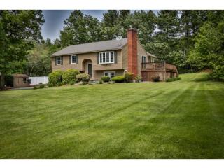 2 Patricia Dr, Hudson, NH 03051-3205