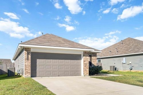 1152 Shadow Glenn Dr, Conroe TX  77301-2257 exterior