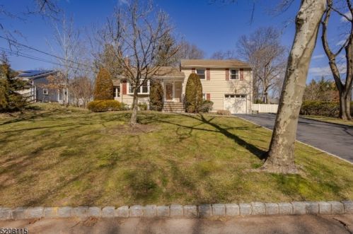 1261 Christine Cir, Scotch Plains, NJ 07076-2628