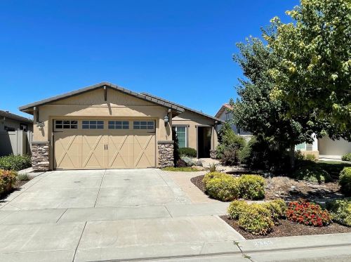 2343 Acorn Meadows Ln, Manteca, CA 95336-5103