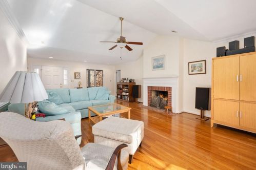 10 River Downs Dr, Fredericksburg, VA 22407-2346