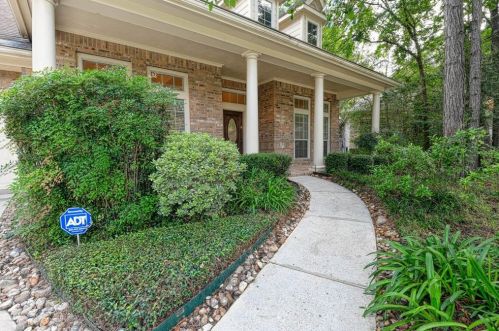 6 Weeping Spruce Pl, Conroe TX  77384-4773 exterior