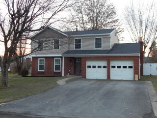 212 Woodbury Dr, Butler, PA 16001-2616