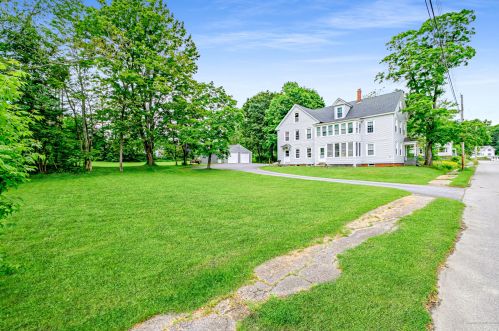 20 Spring St, Lisbon, ME 04250-6435
