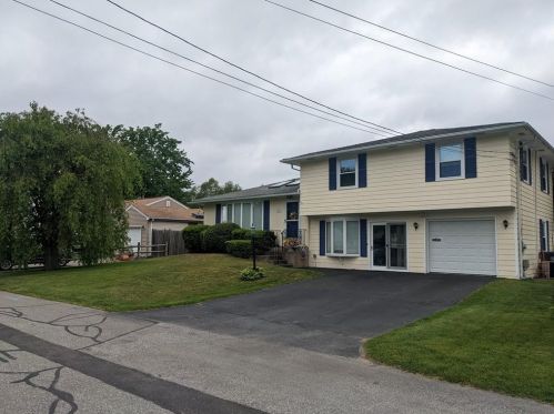 63 Gristmill Rd, Warwick, RI 02889-1313
