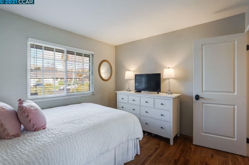 5210 Jomar Dr, Concord CA  94521-2343 exterior