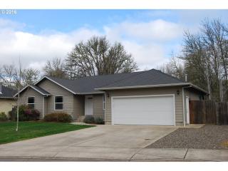 450 Oakbriar Ave, Roseburg OR  97470-4317 exterior