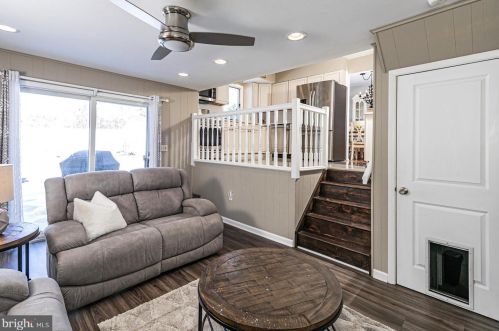 12 Hopatcong Dr, Trenton NJ  08648-4111 exterior