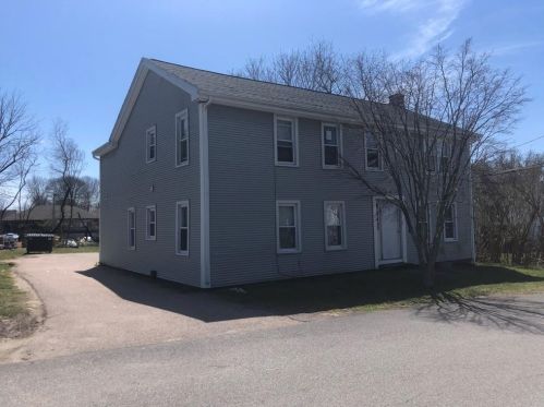 8 Lewis Ln, Westerly, RI 02891-1679