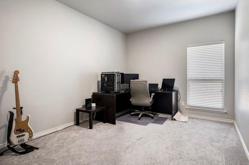 4285 Indian Run Dr, Carrollton TX 75010-3297 exterior