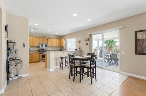 17876 Robusta Dr, Riverside CA  92503-7072 exterior