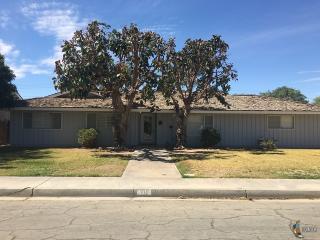 319 Terrace Cir, Brawley, CA 92227-3038