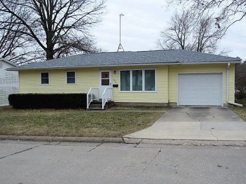 625 5 St, Monticello IA  52310-1145 exterior