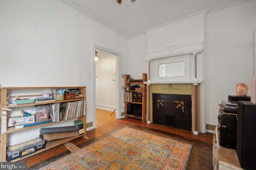 4817 Fairmount Ave, Philadelphia PA 19123-1901 exterior