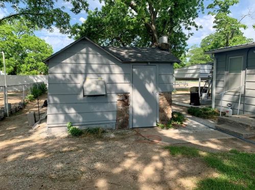 411 Pine St, Nocona TX 76255-1412 exterior