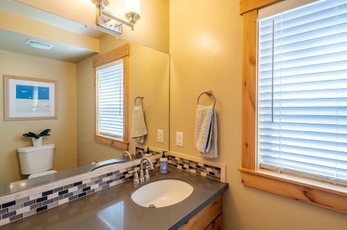 12901 Northwoods Blvd, Truckee CA  96161-6346 exterior