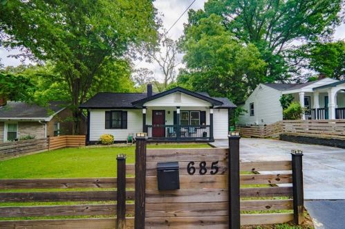 685 Cedar Ave, Atlanta GA  30318-6217 exterior