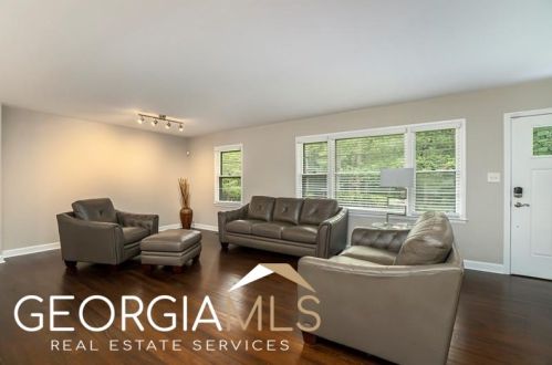 3305 Flowers Dr, Atlanta GA  30337-1001 exterior