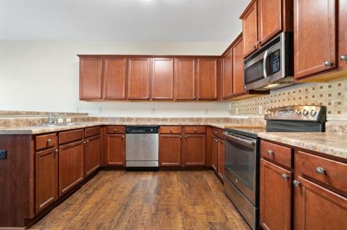 421 Fernbay Dr, Atlanta GA  30331-8957 exterior