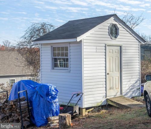 19201 Cardinal Heights Rd, Triangle VA  22172-2406 exterior