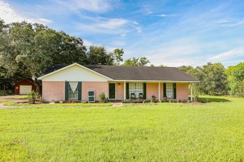 441 County Road 219, Angleton TX  77515-7790 exterior