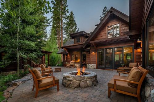 321 David Frink, Truckee CA  96161-5105 exterior