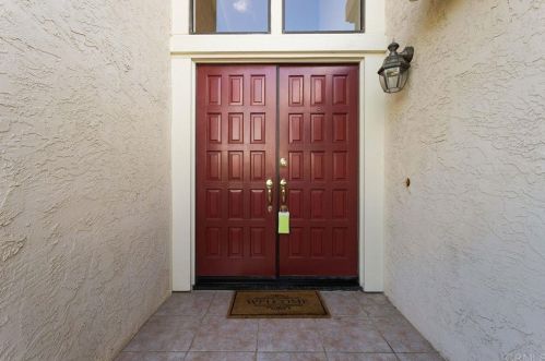 1833 Goldenrod Ln, Vista, CA 92081-5342