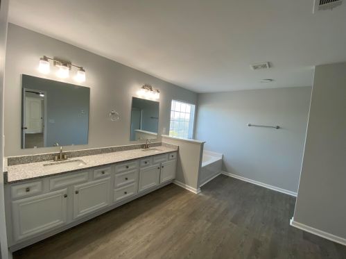 715 Broderick Cir, Warner Robins GA  31088-2415 exterior