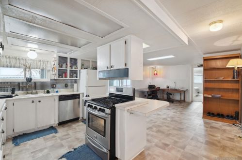 203 Bright Creek Ln, Oceanside, CA 92056-4818