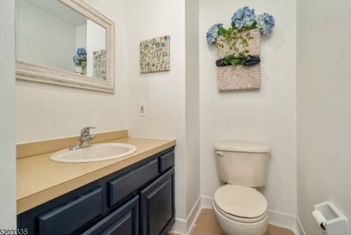 1403 Moonlight Ct, Hackettstown NJ  07840-4508 exterior