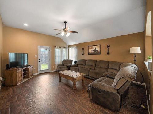 6436 Spring Ranch Dr, Fort Worth, TX 76179-7771