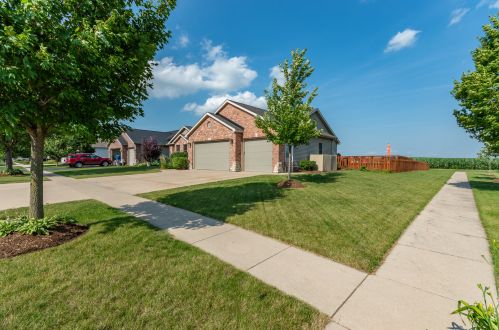 1154 Arneita St, Sycamore IL  60178-1125 exterior