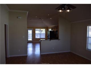 907 Crested Point Dr, College Station TX  77845-3547 exterior
