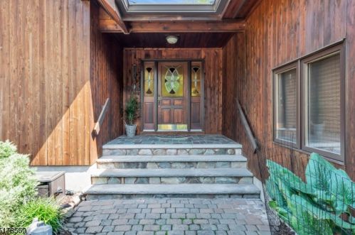 34 Prospect Ave, Bridgewater, NJ 08807-2040