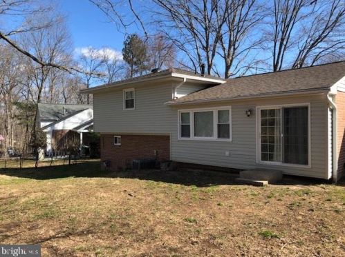 12322 Oakwood Dr, Woodbridge, VA 22192-1912
