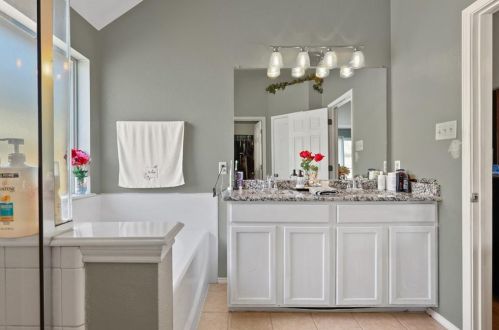 2232 Deniro Dr, Fort Worth TX  76134-4155 exterior