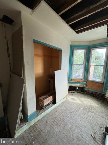 129 63rd St, Philadelphia PA 19142-2303 exterior