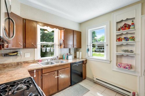 488 Curtice St, Saint Paul MN  55107-2467 exterior