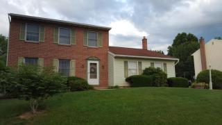 633 Regent Dr, Lancaster, PA 17601-2848