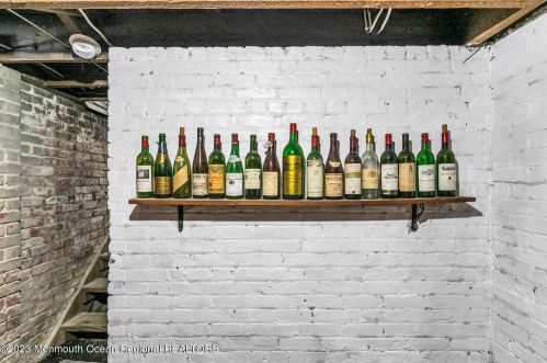 35 Leroy Pl, Tinton Falls NJ  07701-1712 exterior