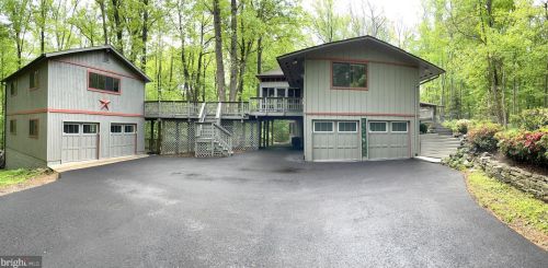 721 Clear Spring Rd, Great Falls, VA 22066-1414