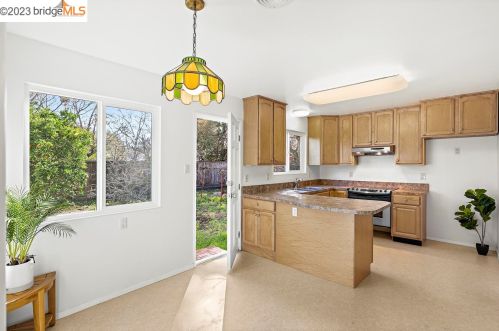 1005 Oak Grove Rd, Concord CA  94518-3004 exterior