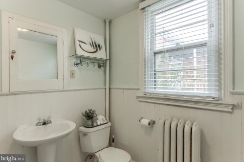 251 Hanover St, Carlisle PA  17013-1928 exterior